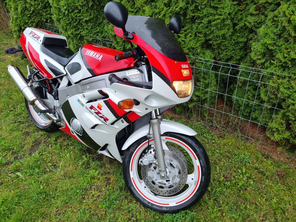 Yamaha FZR 600 ( r6 fzr er6 )