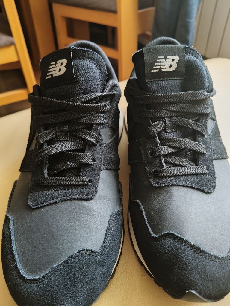 New balance 44 czarne model 237