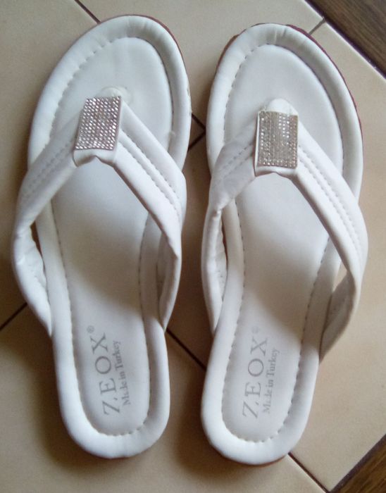 Japonki damskie białe