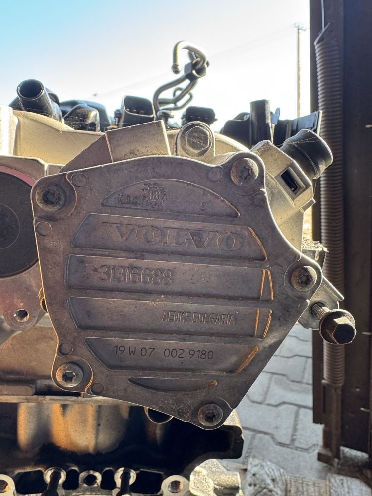 Silnik 2.0DIESEL D5 D4204T23