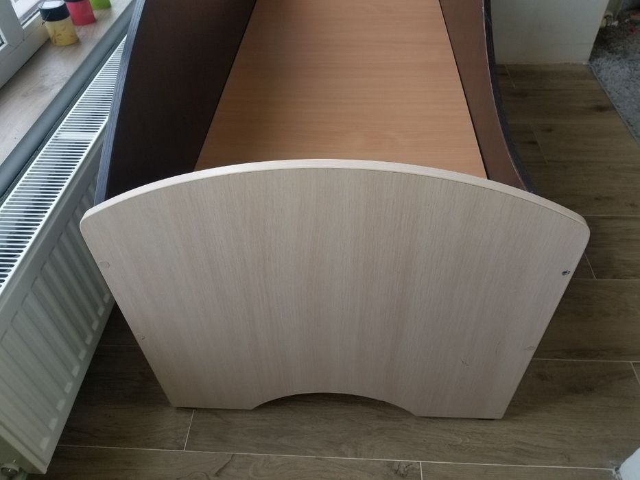 Продам дитяче ліжко з матрасом