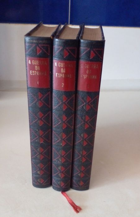 A Guerra de Espanha em 3 livros encadernados(SÓ 2 EUR Cada)