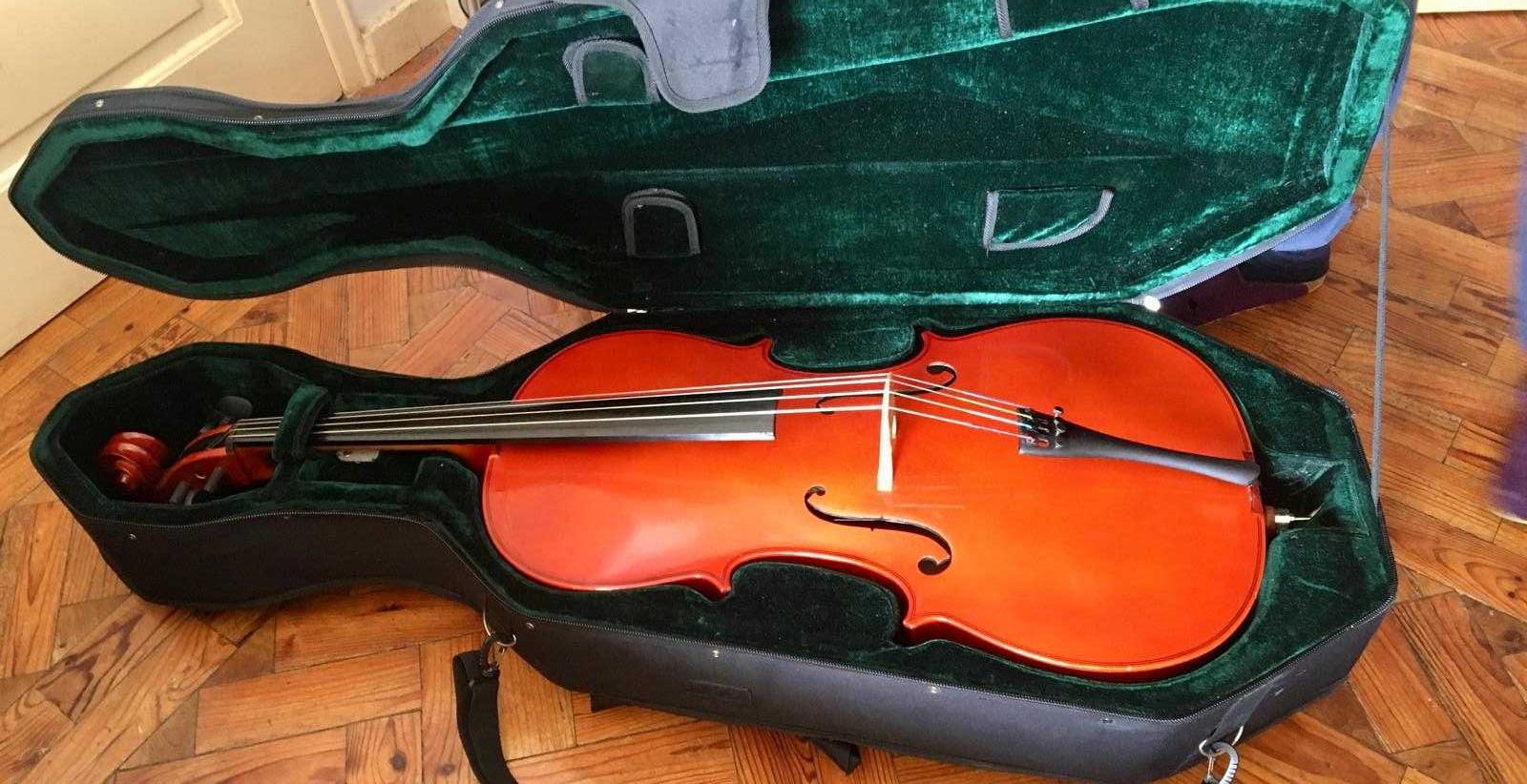 Violoncelo 3/4 Hudson, em muito bom estado de conservação