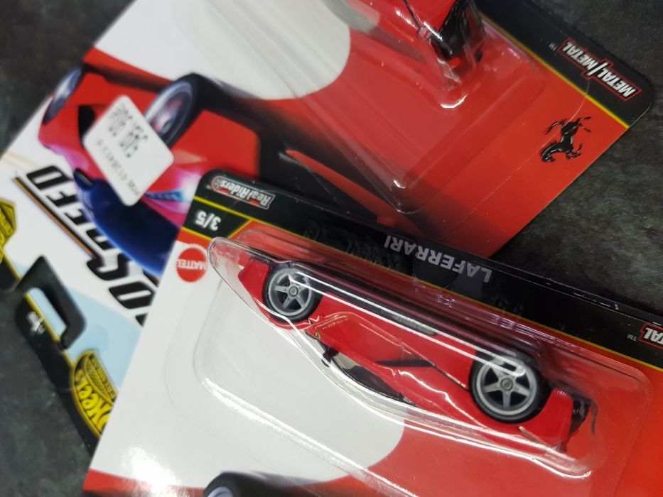Hot Wheels Premium LaFerrari нова, запакована