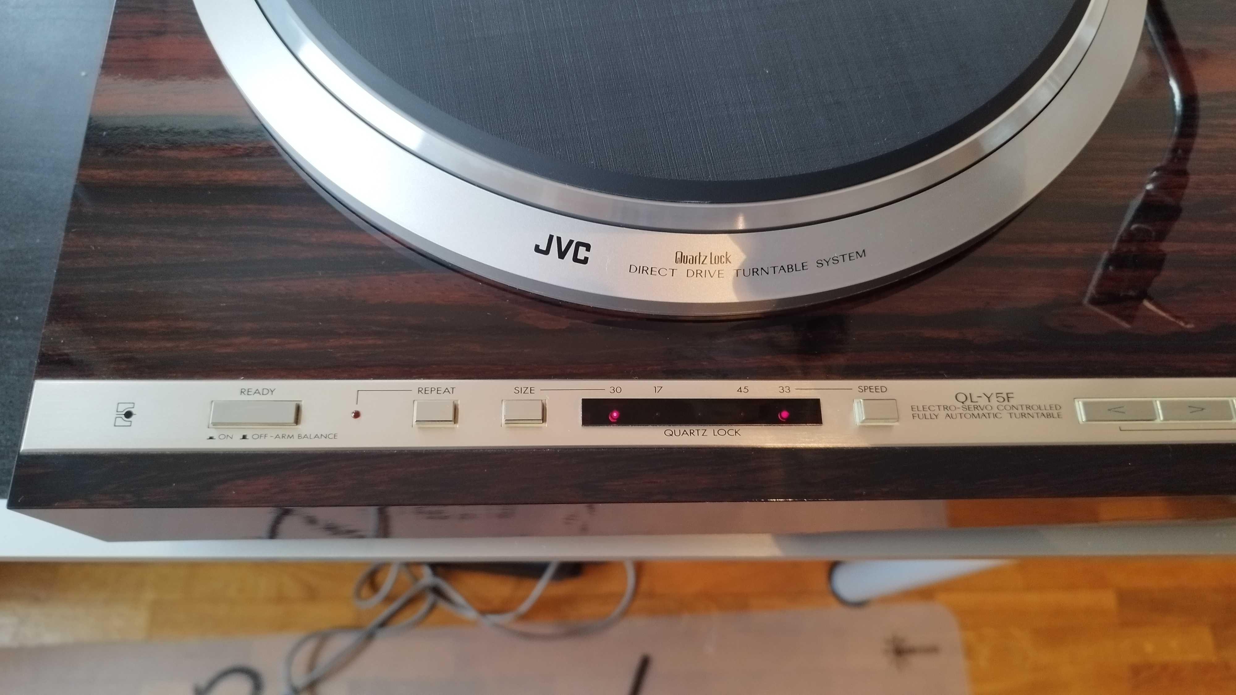 Gramofon JVC QL-Y5F