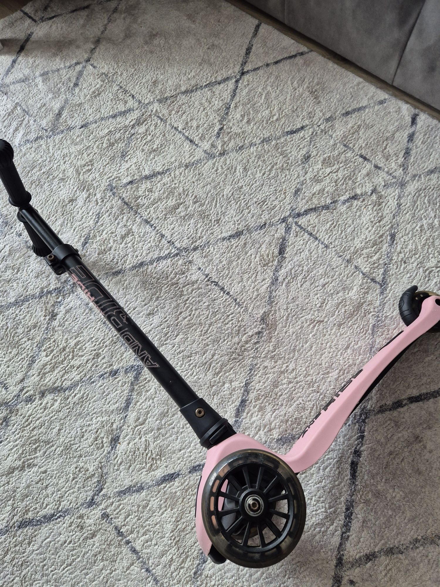 Scoot And Ride led skladana