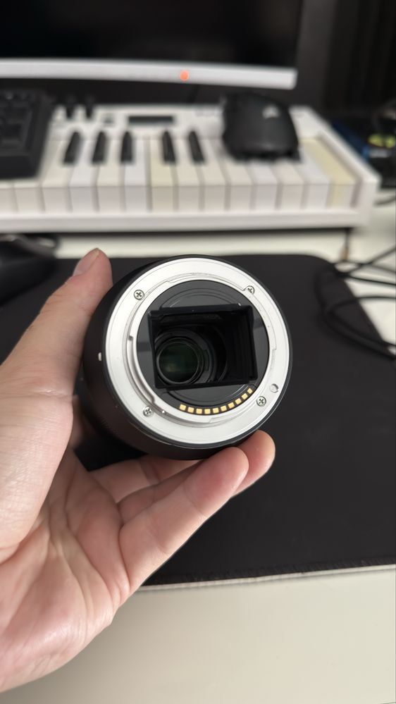 Lente Sony FE 28–70 mm F3.5-5.6 OSS