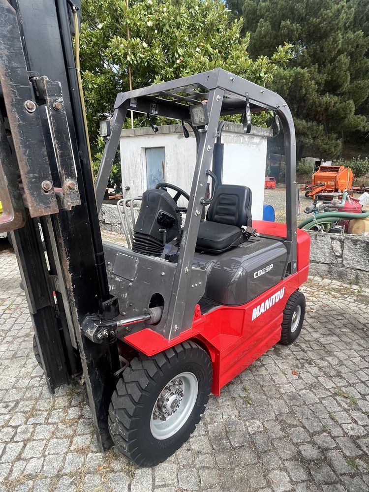 Empilhador Manitou CD25