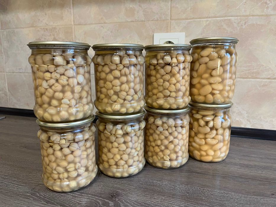 Тушонка, каша з мясом, паштет, голубці, курка, риба