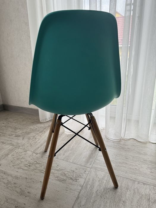 Стільчик в студію,кімнату,кухню