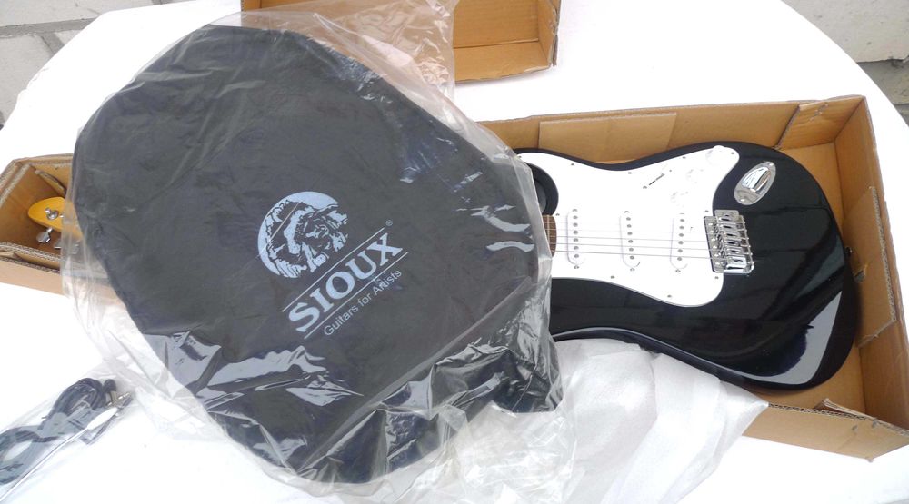 Gitara elektryczna SIOUX Vintage nowa Made in Indonesia + pokrowiec