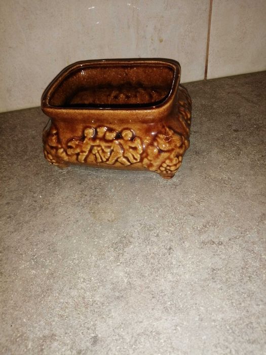 mały ceramiczny pojemniczek, cukiernica