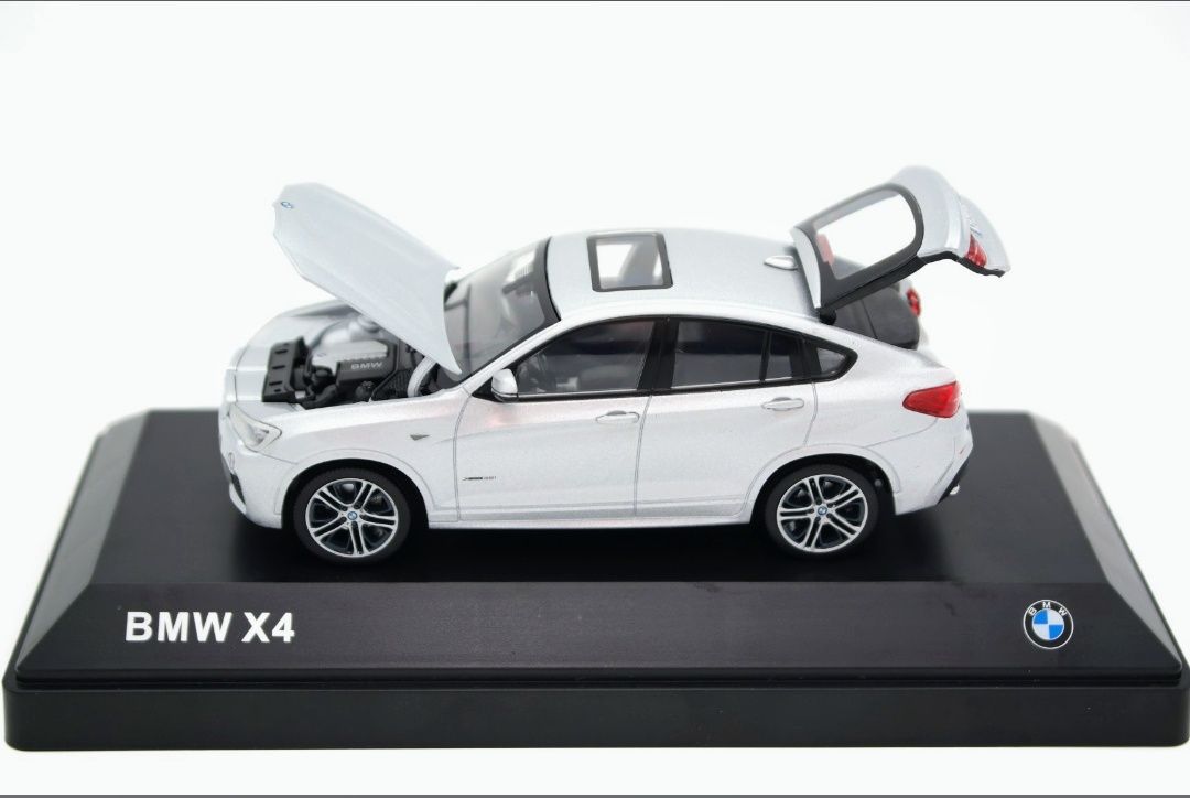 BMW X4 (F26) Glacier Silver Metallic (2015) Herpa® skala 1:43