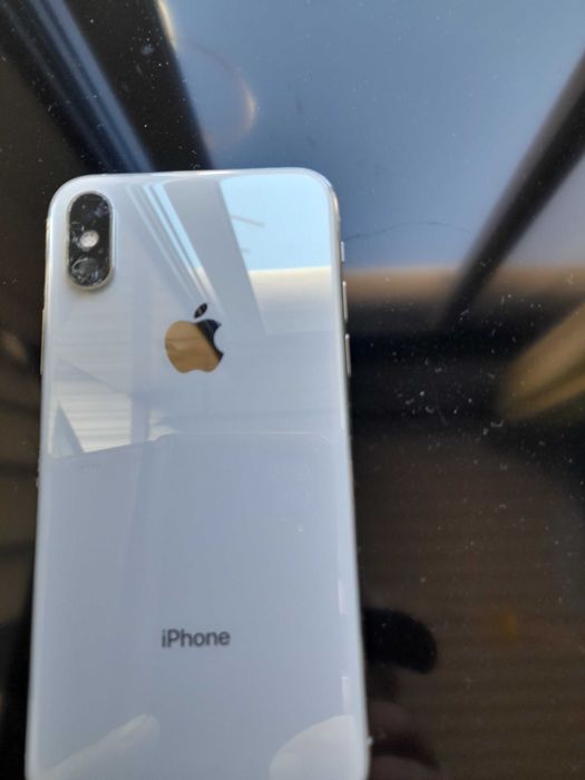 iiphone muito bonito para peças 30 euros.