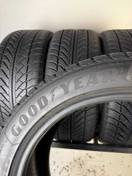 ТОП! 245/45/18 R18 GoodYear UltraGrip 8 Performance 4шт 8м НЕ RunFlat!