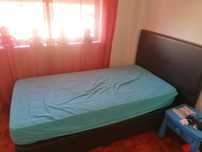 Cama solteiro com colchão impecávell