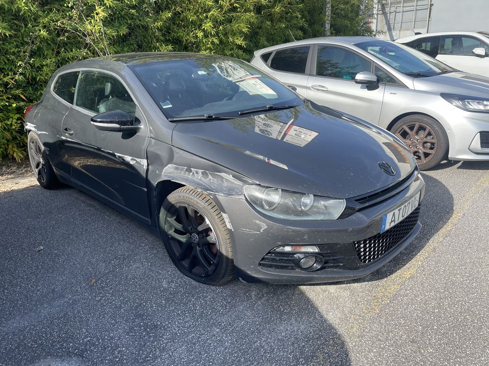 VW Scirocco 2.0TDI acidentado