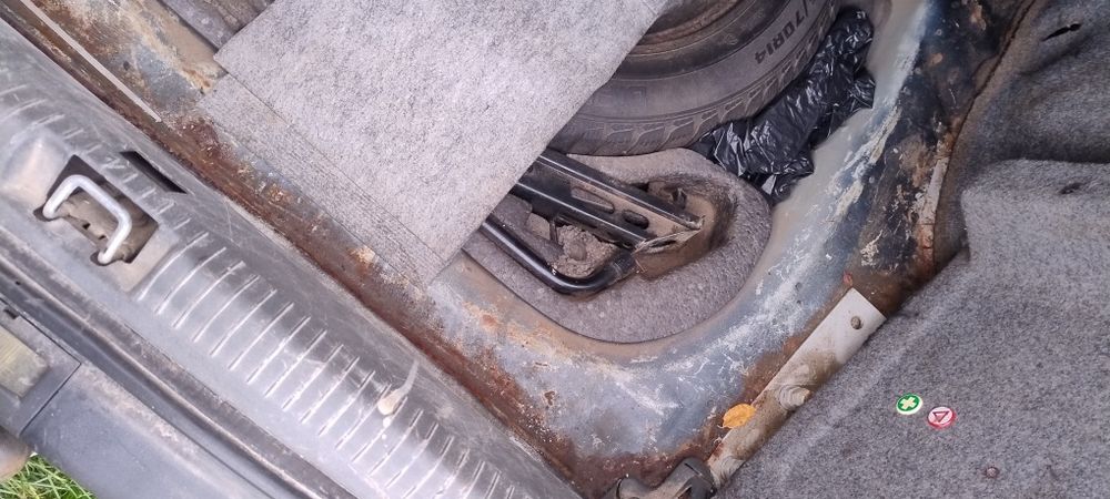 Продається Opel Vectra 1.6 бензин