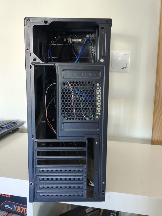 Caixa de PC marca NOX