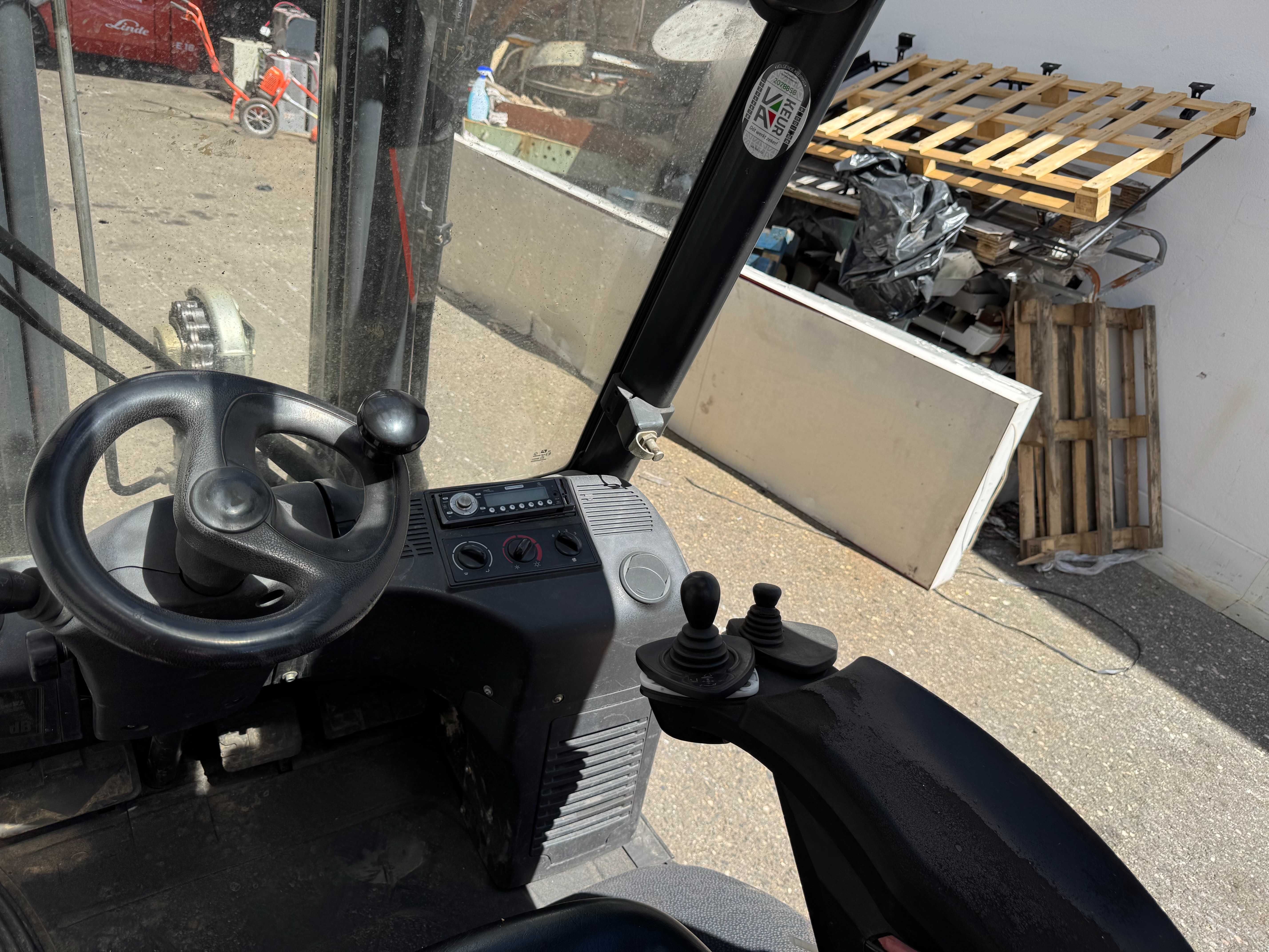 Empilhador Linde GPL 1600kg - LINDE 16 4,47m