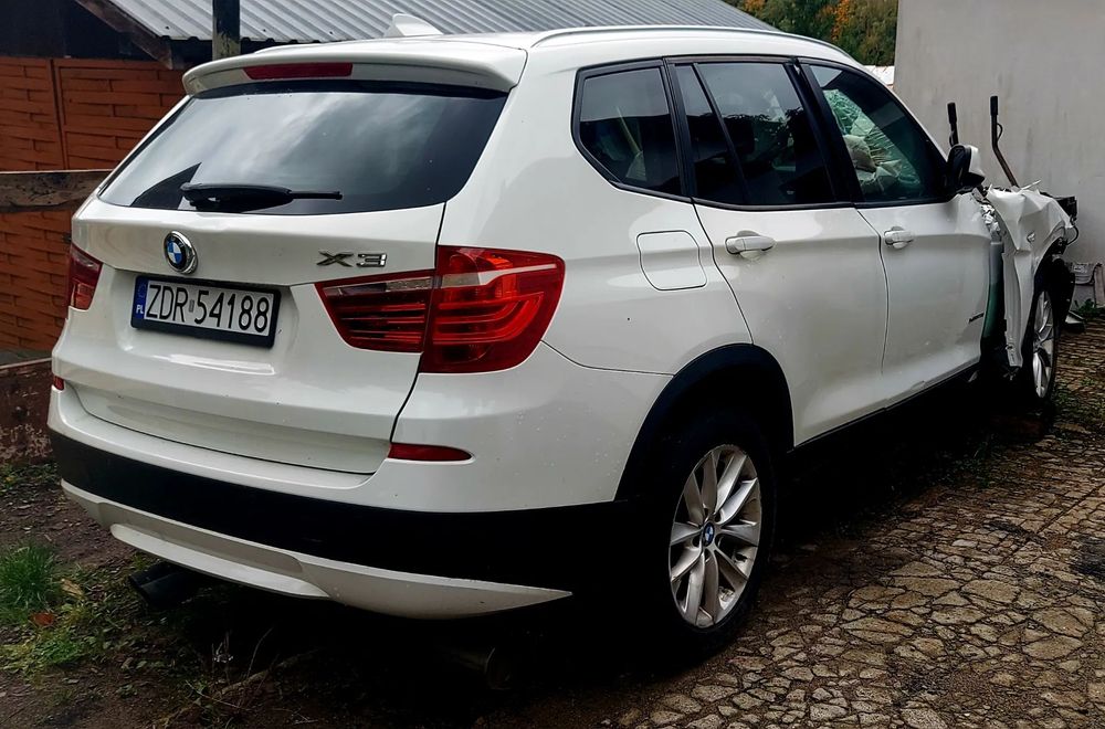 BMW X3 f25 2.0 benzyna 28i x-Drive 245 KM uszkodzona