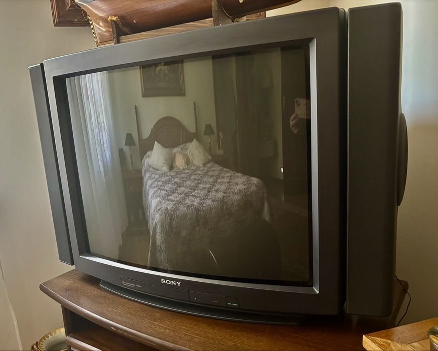 Telewizor Sony Trinitron  KV 34 cale z pilotem.