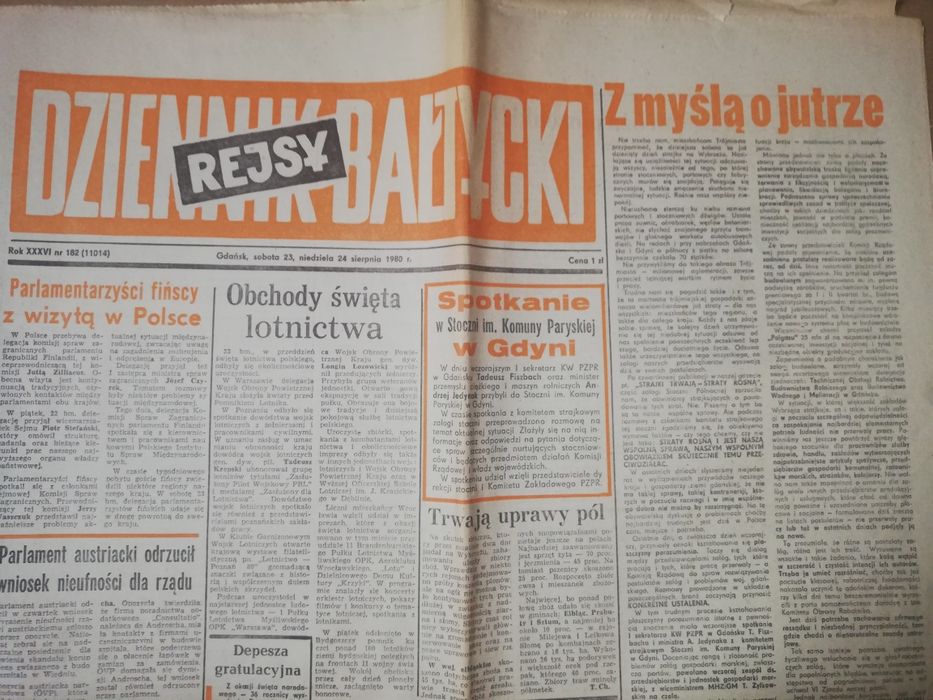 PRL. Stara gazeta z datą urodzenia, Głos Wybrzeża, Dziennik Bałtycki.