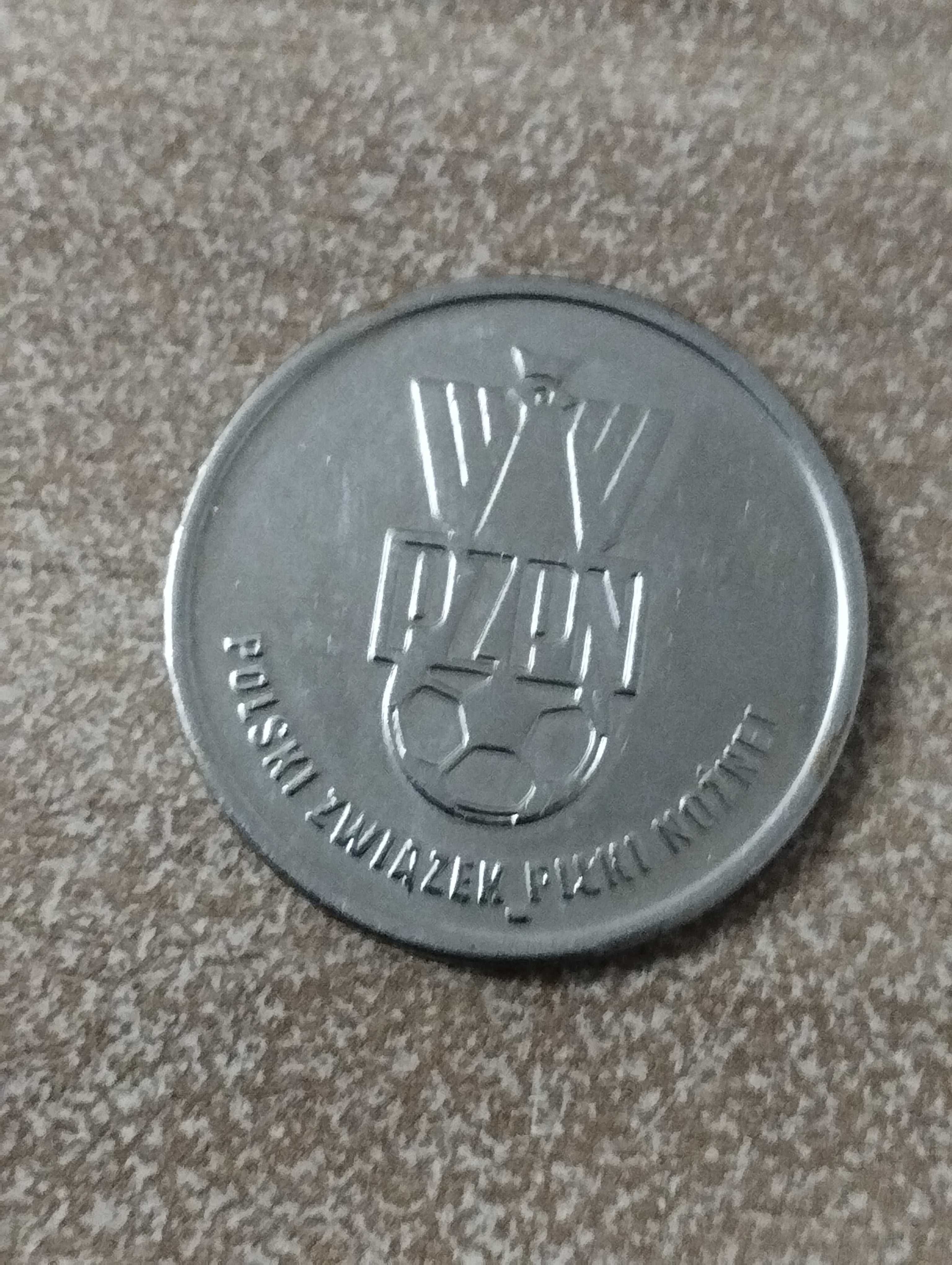 Zestaw 12-stu monet z piłkarzami Mistrzostw Świata z 2002 roku.