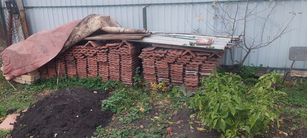 Продам черепицу б/у 500-600 штук
