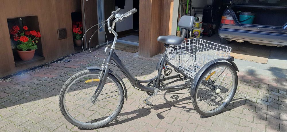 Nowy rower trzykołowy