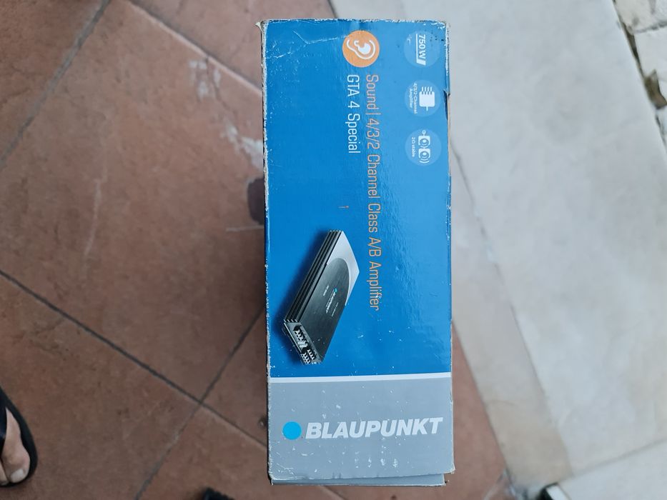 Amplificadores e leitor Alpine e Blaupunkt