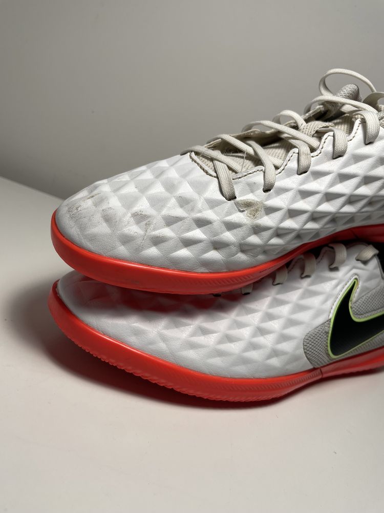 Nike Tiempo Legend 8 Club IC r.41