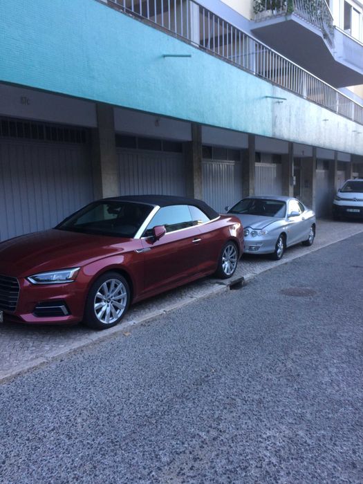 Arrenda-se. Garagem de Rua, centro de Cascais