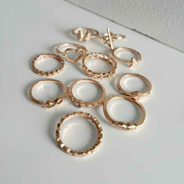 Złoty Zestaw Modnych Pierścionków Stal Chirurgiczna