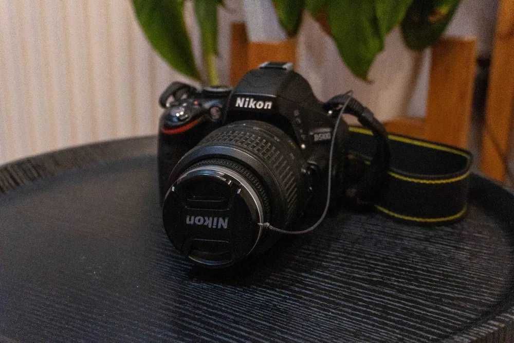 nikon d5100 + obiektyw NIKKOR 18-55mm
