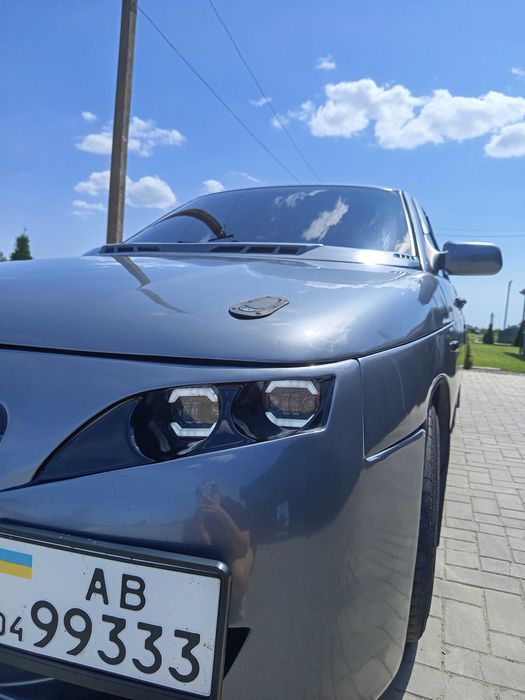 Продам  ефектний автомобіль ВАЗ 2110