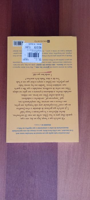 Livro parentalidade "Socorro eles crescem tão rápido" em ótimo estado