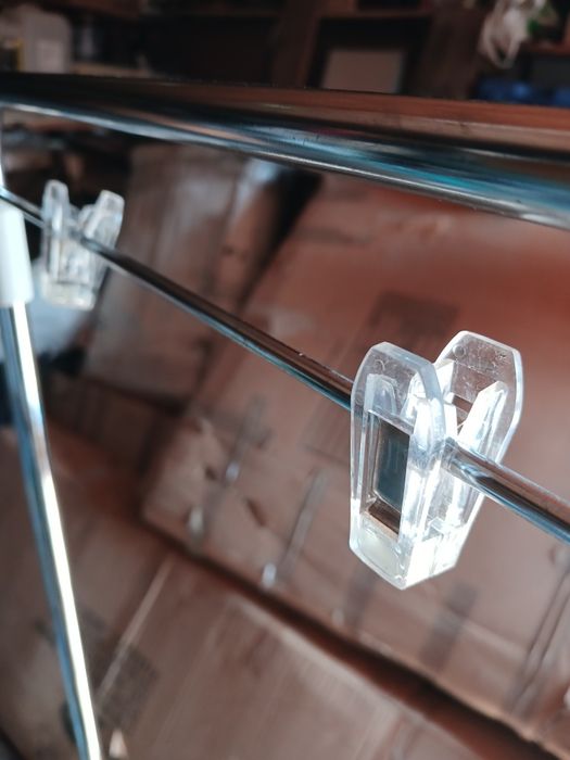 Стійка для одягу