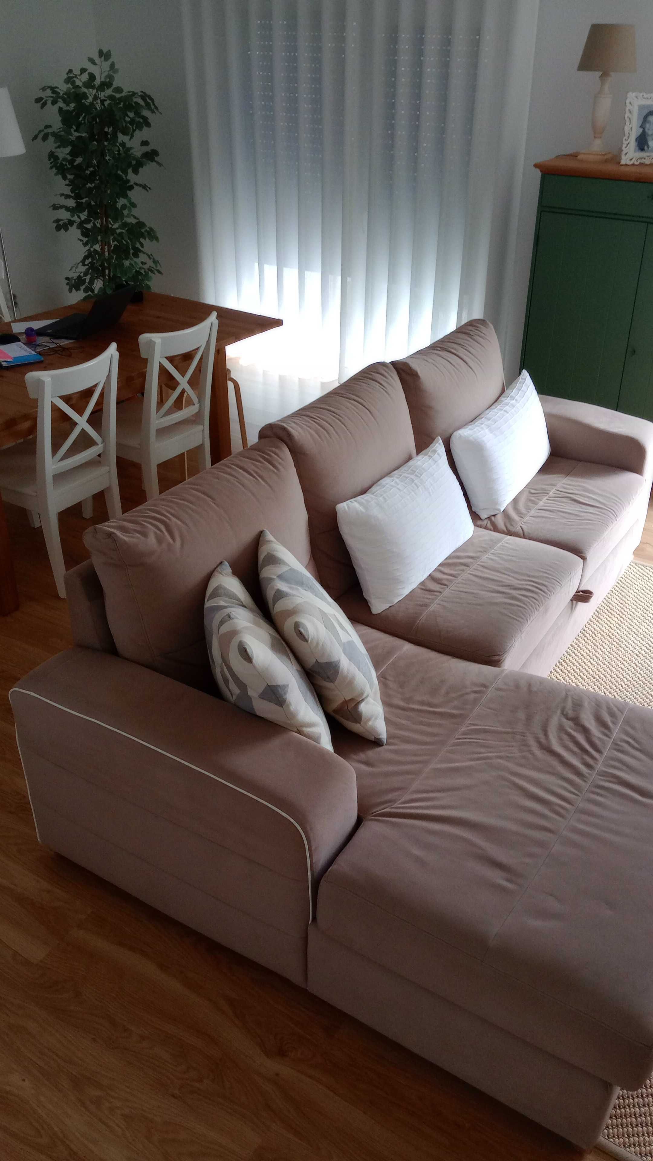 Sofá 3 lugares c/ cama