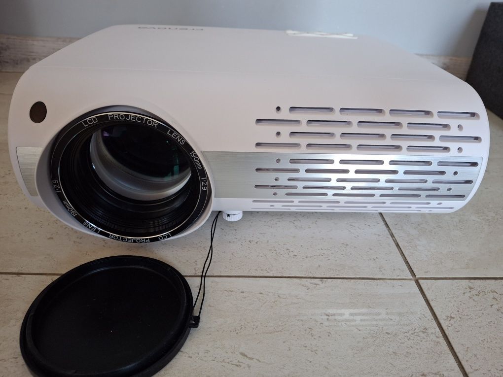 Projektor LED  Crenova XPE660  1280x800px Biały