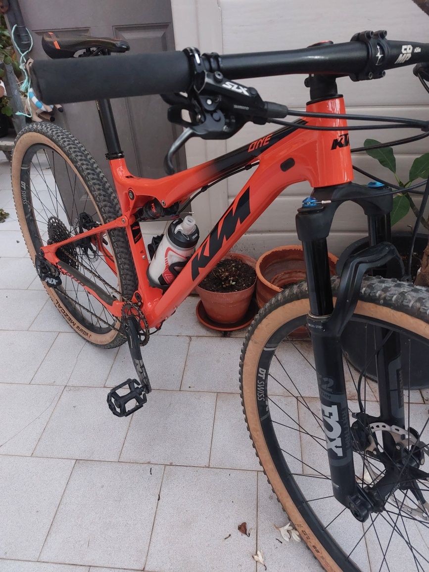 Bicicleta KTM Scarp One 2020 Carbono 29"