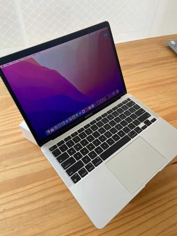 Apple MacBook Air 13" (2020)