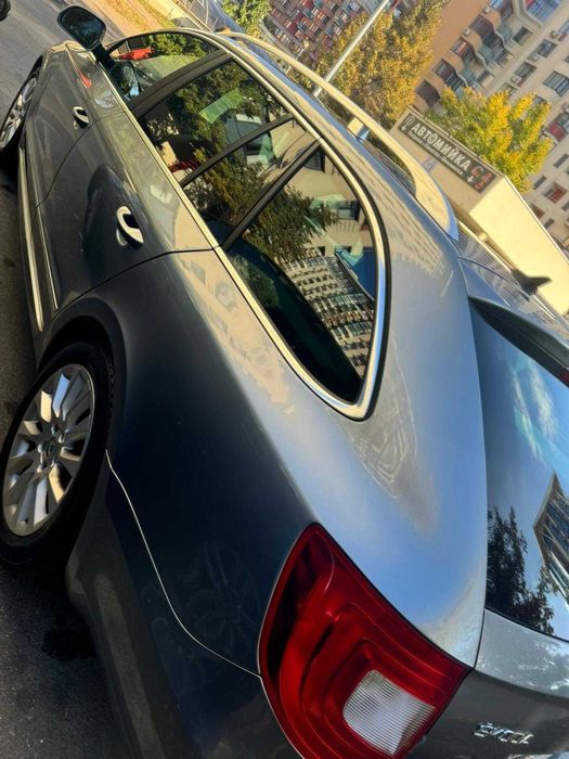 автомобиль Skoda Superb