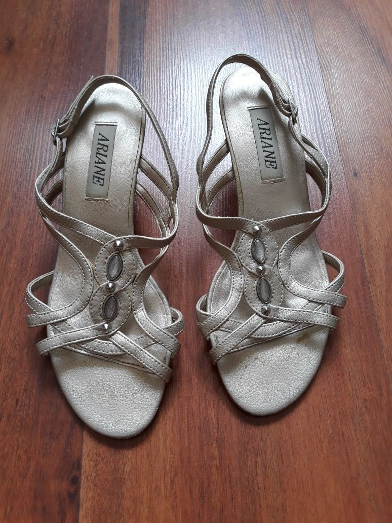 Sprzedam buty damskie szpilki