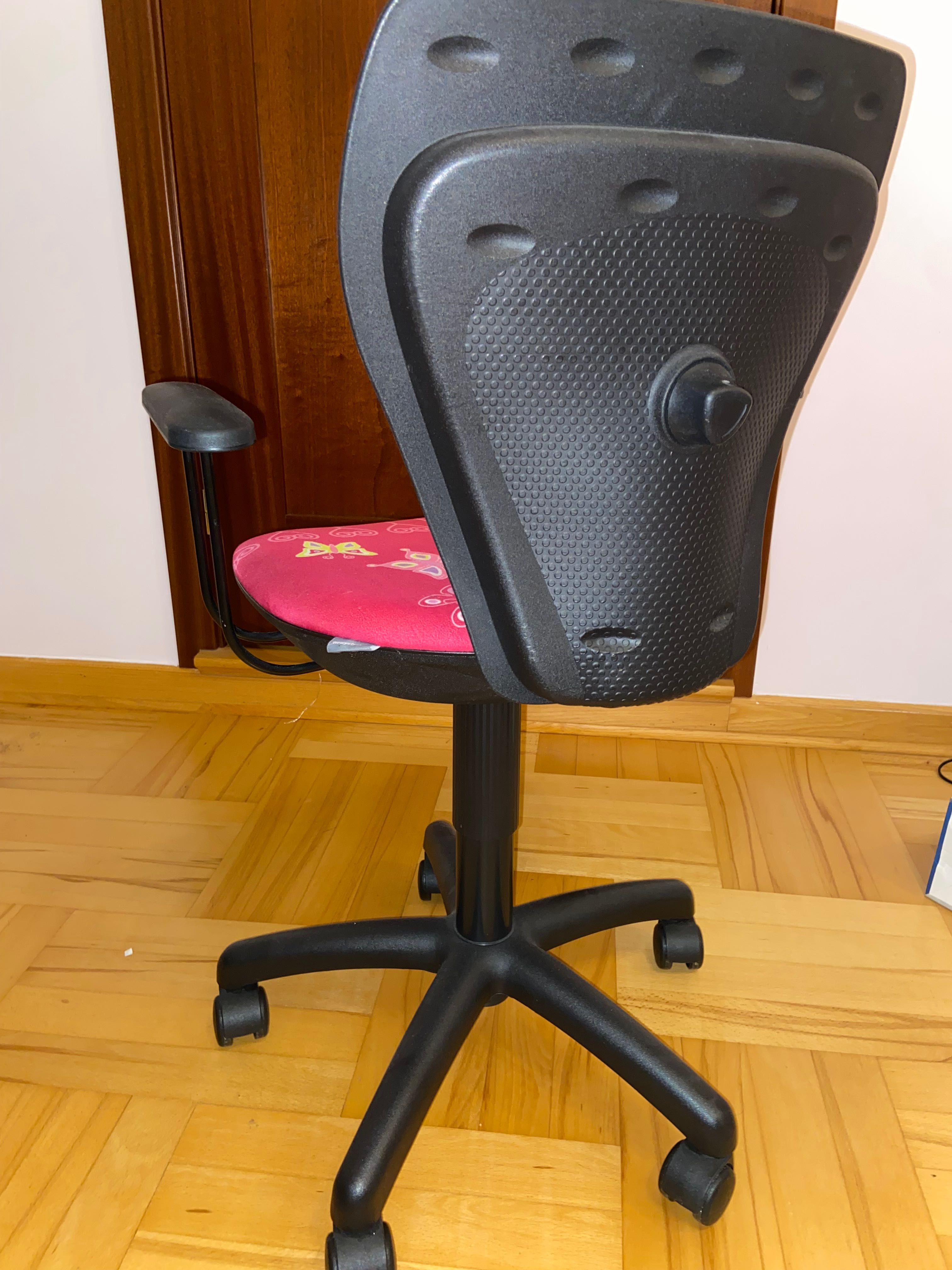 Krzesło dziecięce do biurka