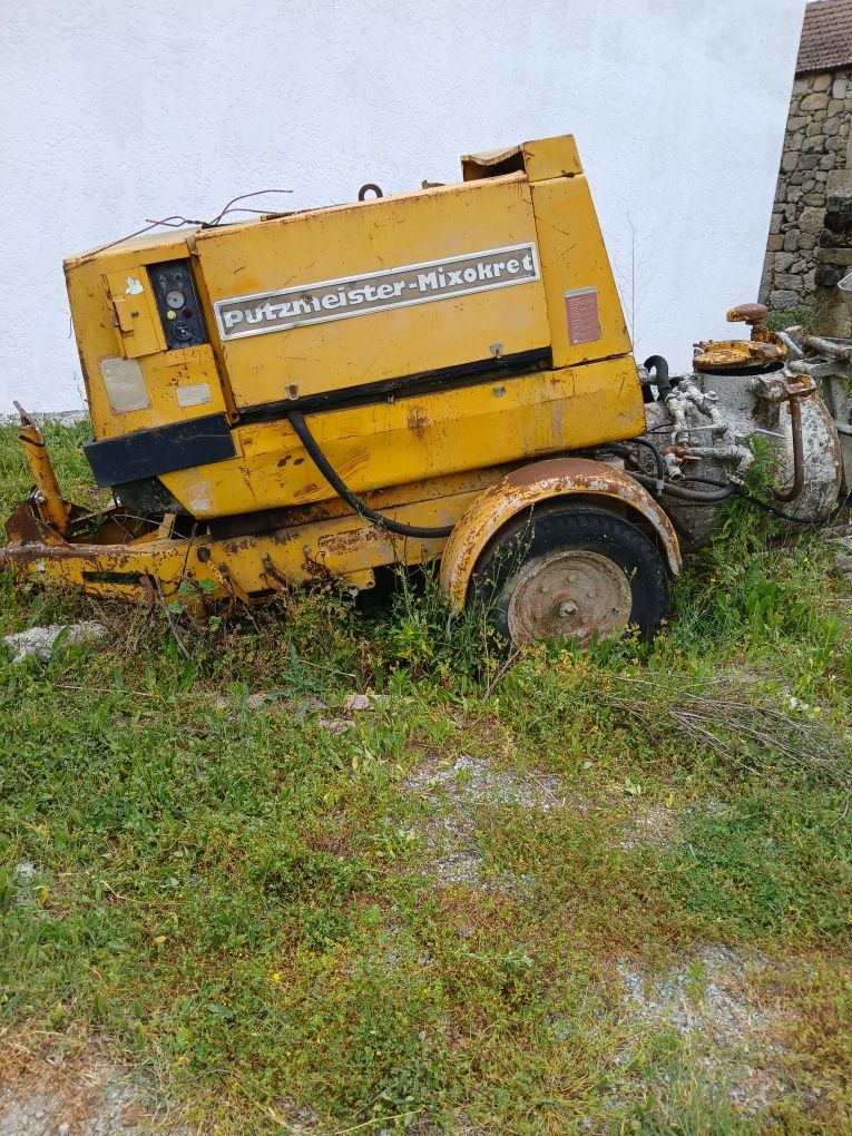 Maquina de bombar betão