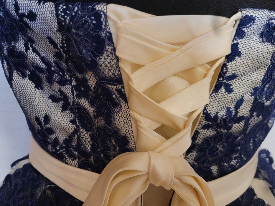 Elegancka sukienka wizytowa, gorset, tiul 36 S