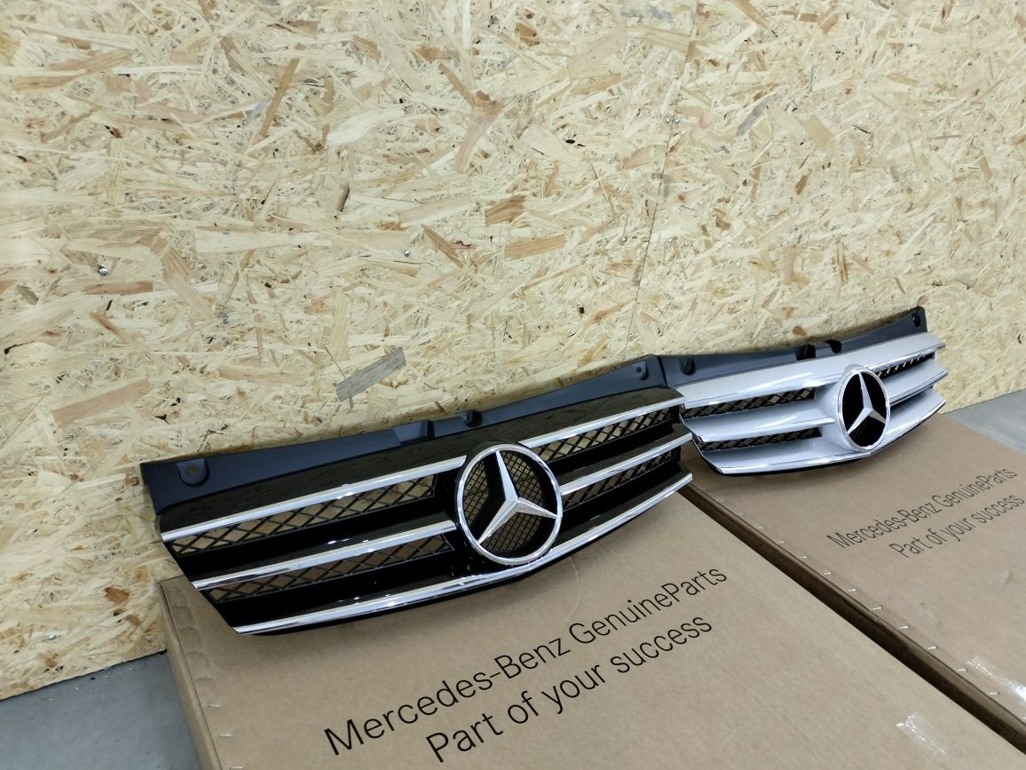Решітка радіатора хромована рестайл Mercedes Мерседес Viano Віано W639
