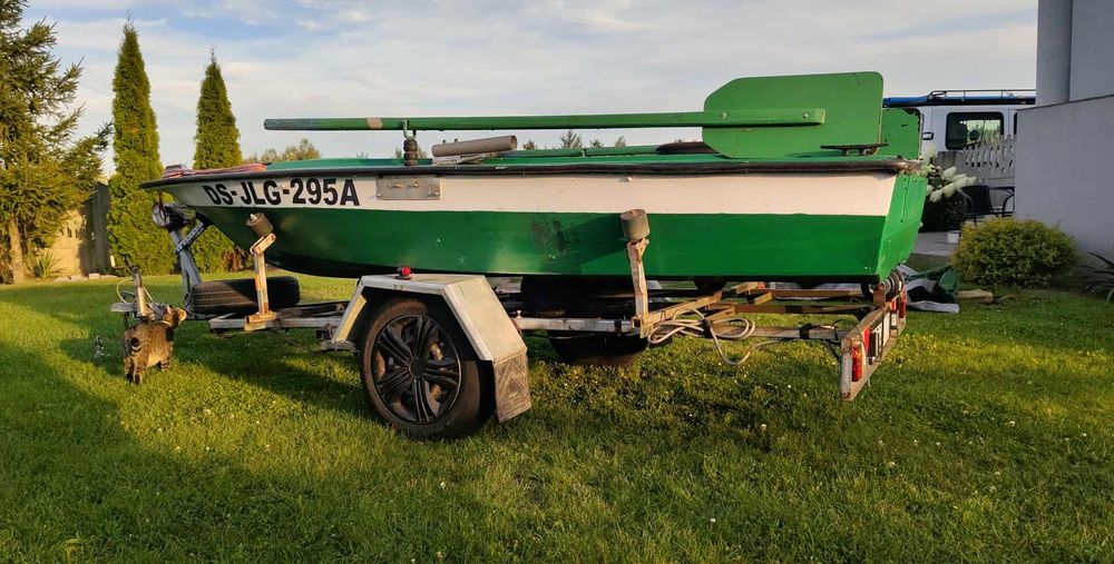 Łódka / Motorówka + zarejestrowana przyczepa