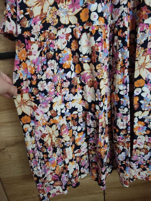 Sukienka wiosenna midi YAS rozmiar M